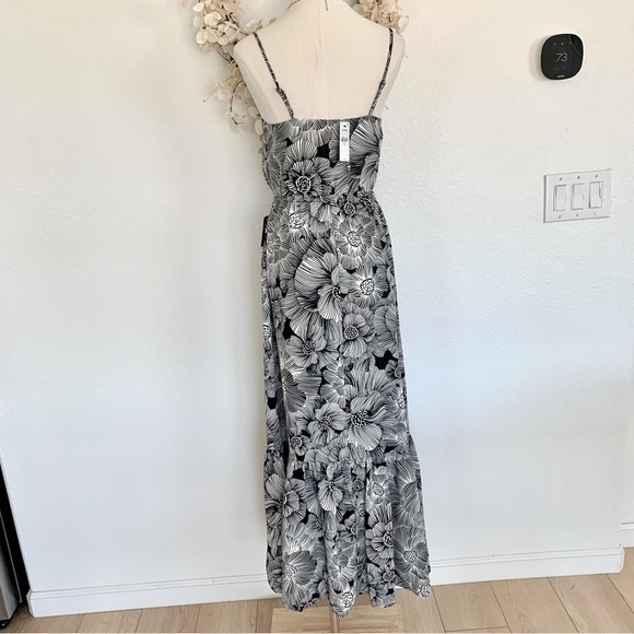 EXPRESS Black White Monochrome Floral Print Wrap Front Maxi Dress - Picture 11 of 14